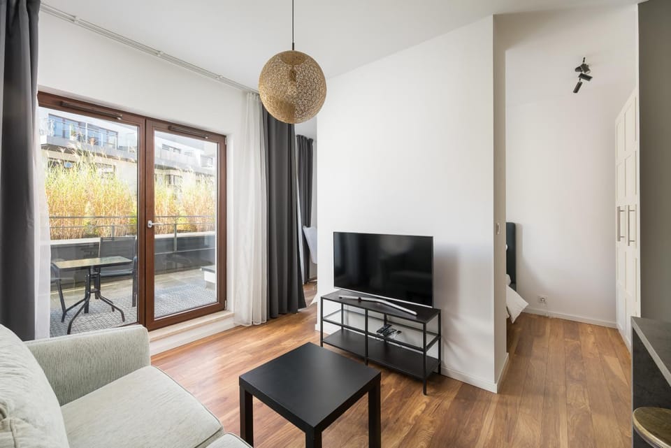 Communal lounge/ TV room, TV and multimedia, Living room, Seating area, Evening entertainment