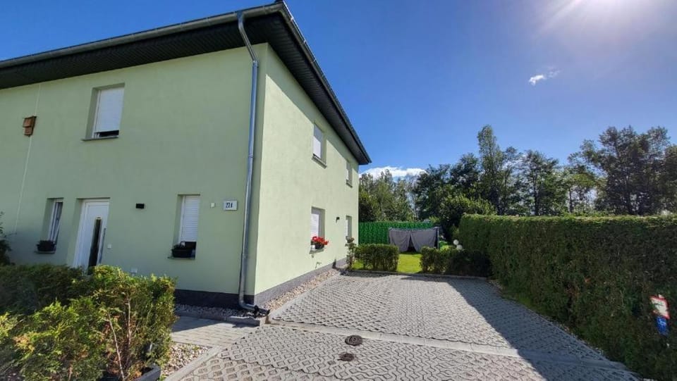 Property building, Facade/entrance, Parking