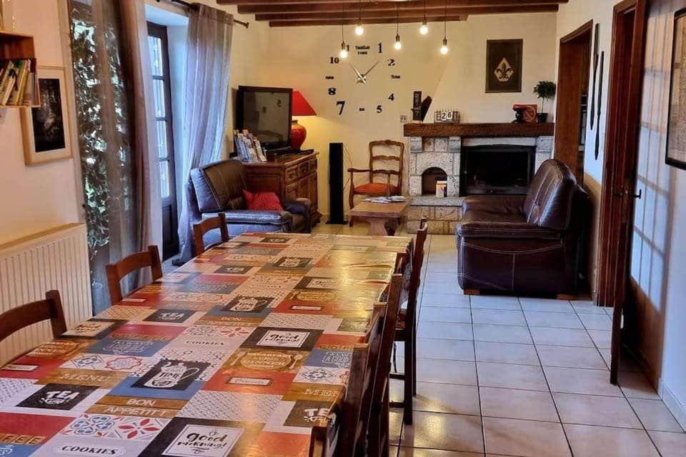 Living room, Dining area