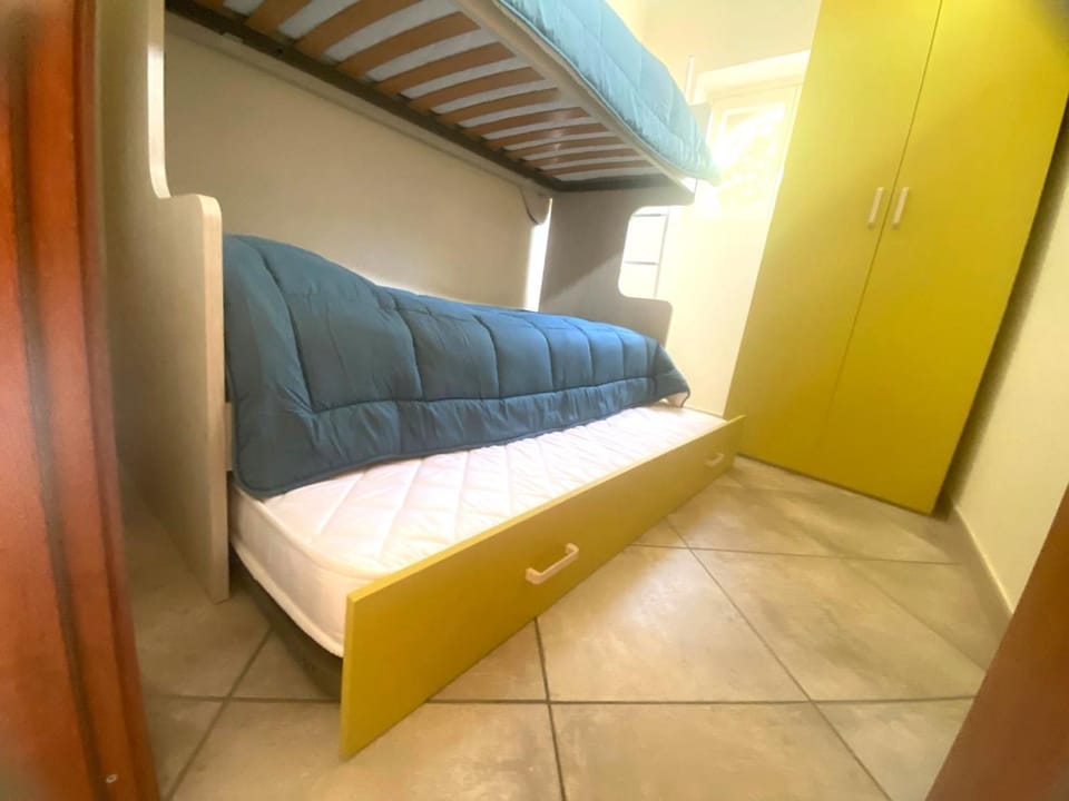 Bedroom, children