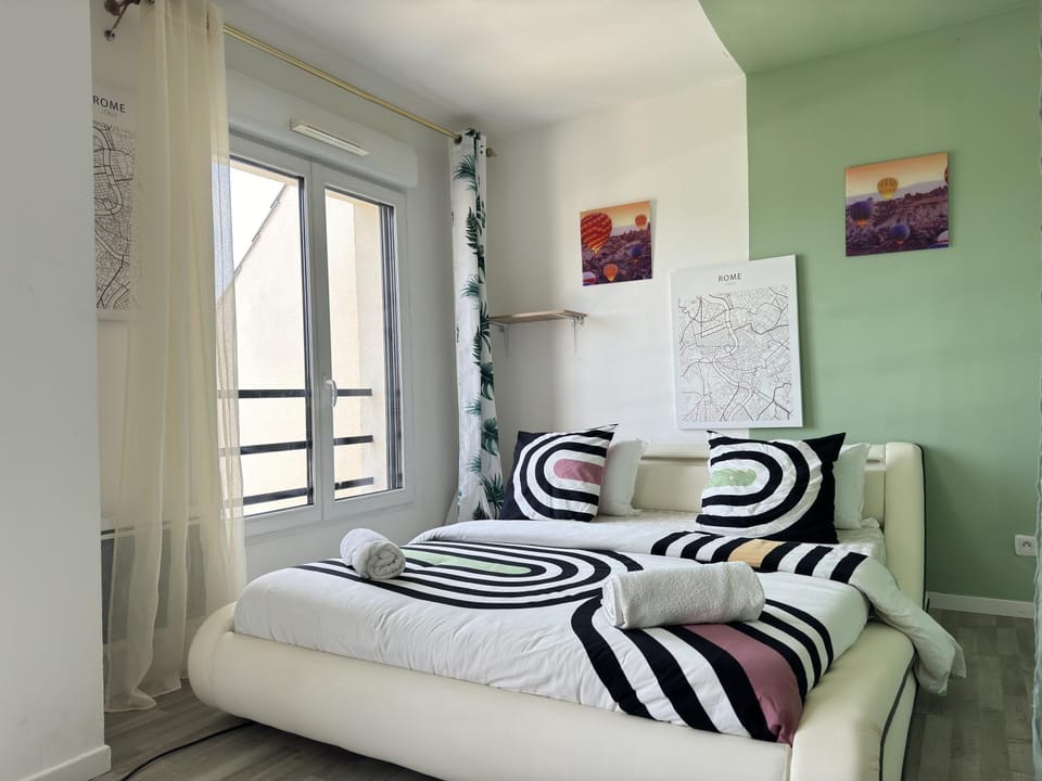 Bed, Bedroom