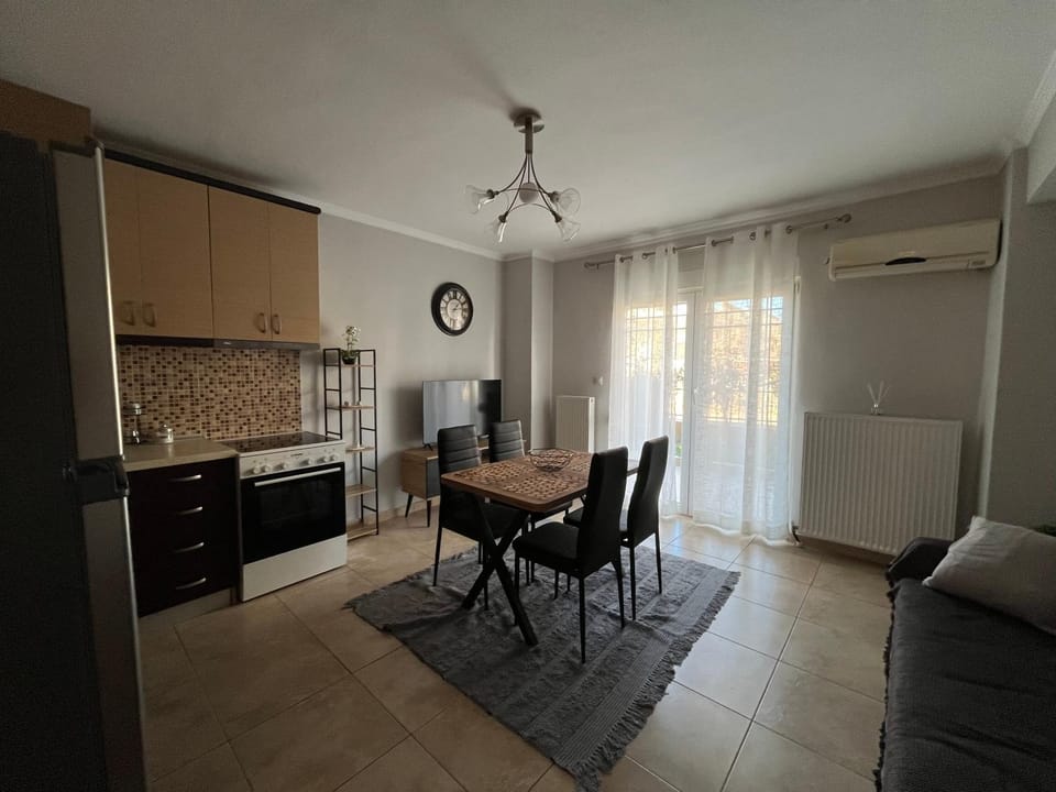 Kitchen or kitchenette, Living room, Seating area, Dining area, oven, stove