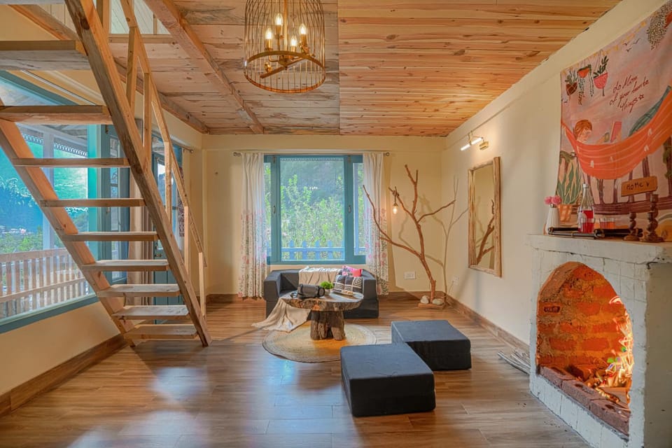 Living room, Photo of the whole room, Seating area, fireplace