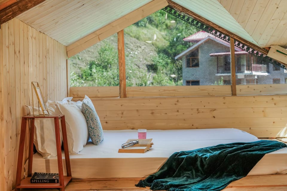 Bed, Day, Natural landscape, View (from property/room), Balcony/Terrace, Photo of the whole room, Bedroom
