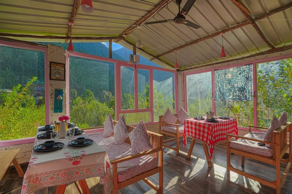 Patio, Spring, Day, Garden, Dining area, Garden view