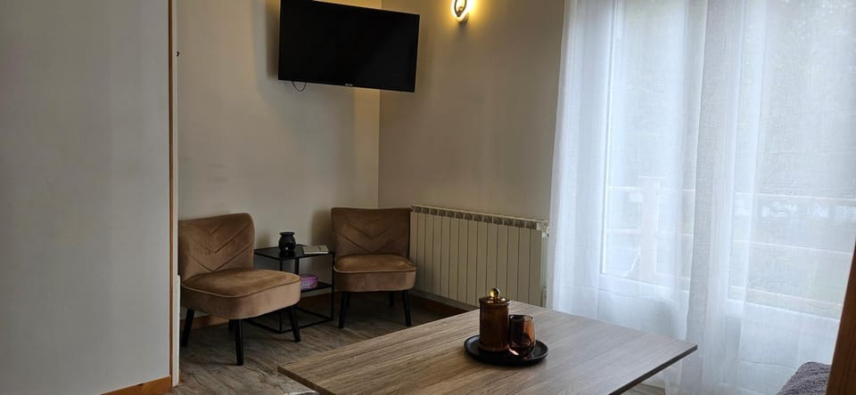 TV and multimedia, Seating area