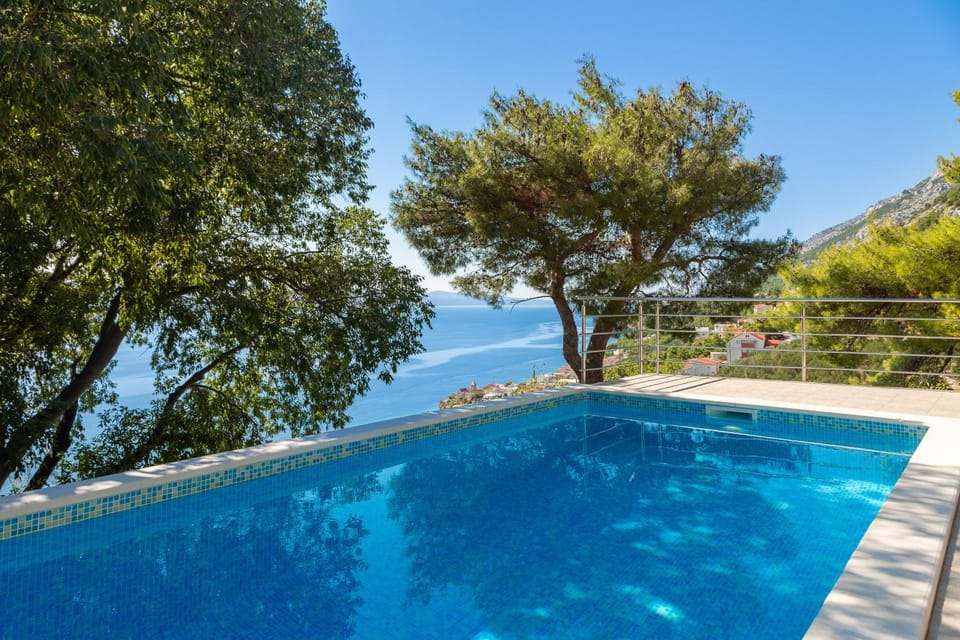 Pool view, Sea view, Swimming pool