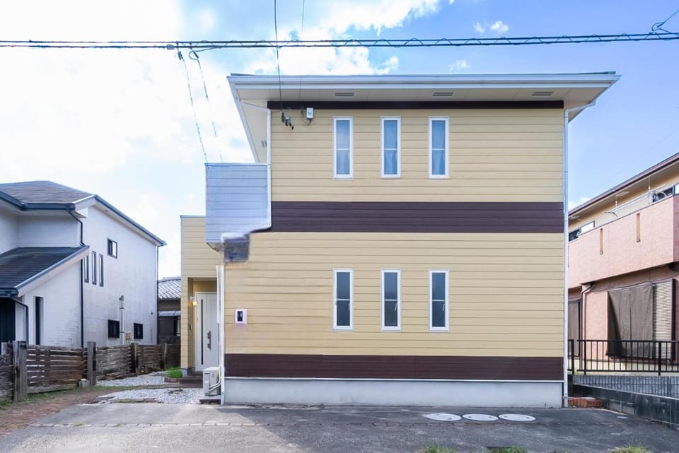 Property building, Day