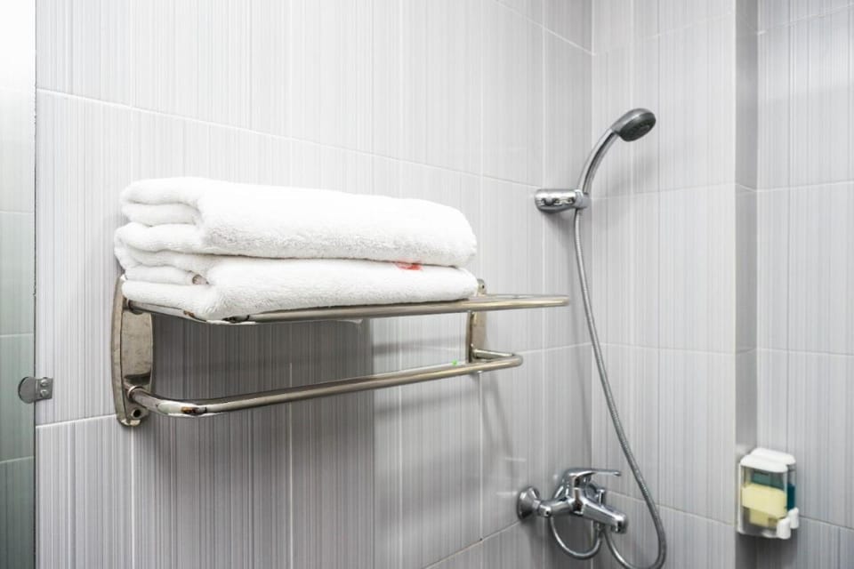 Shower, Bathroom, towels