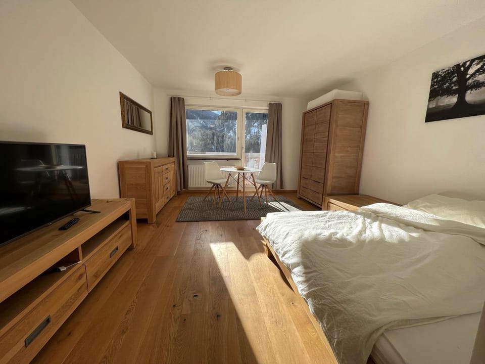 TV and multimedia, Photo of the whole room