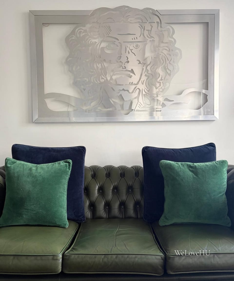 Boutique 1 Bedroom Duplex Suite on Marina-304 Apartment in Hull