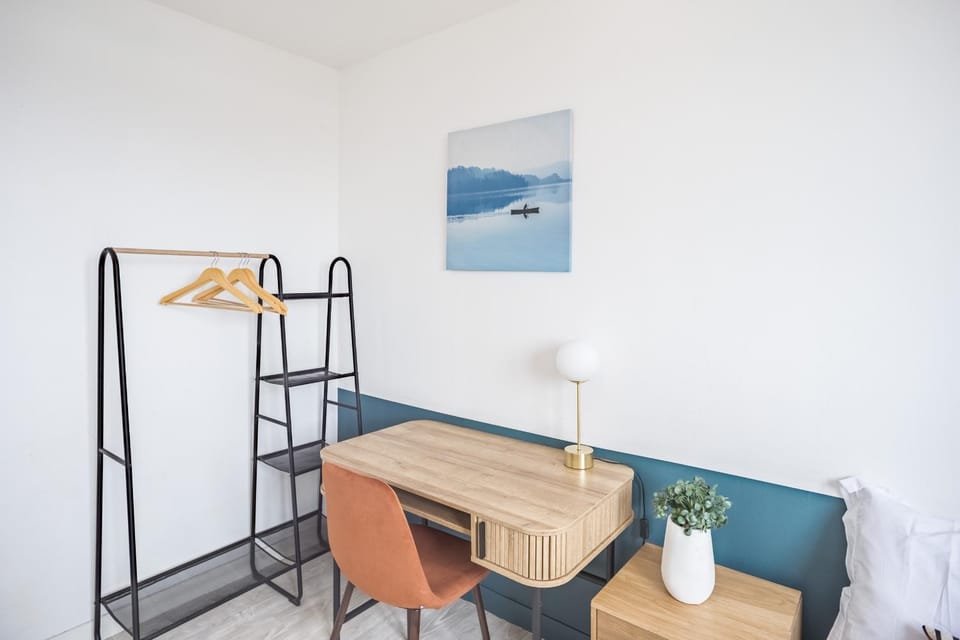 Seating area, Bedroom