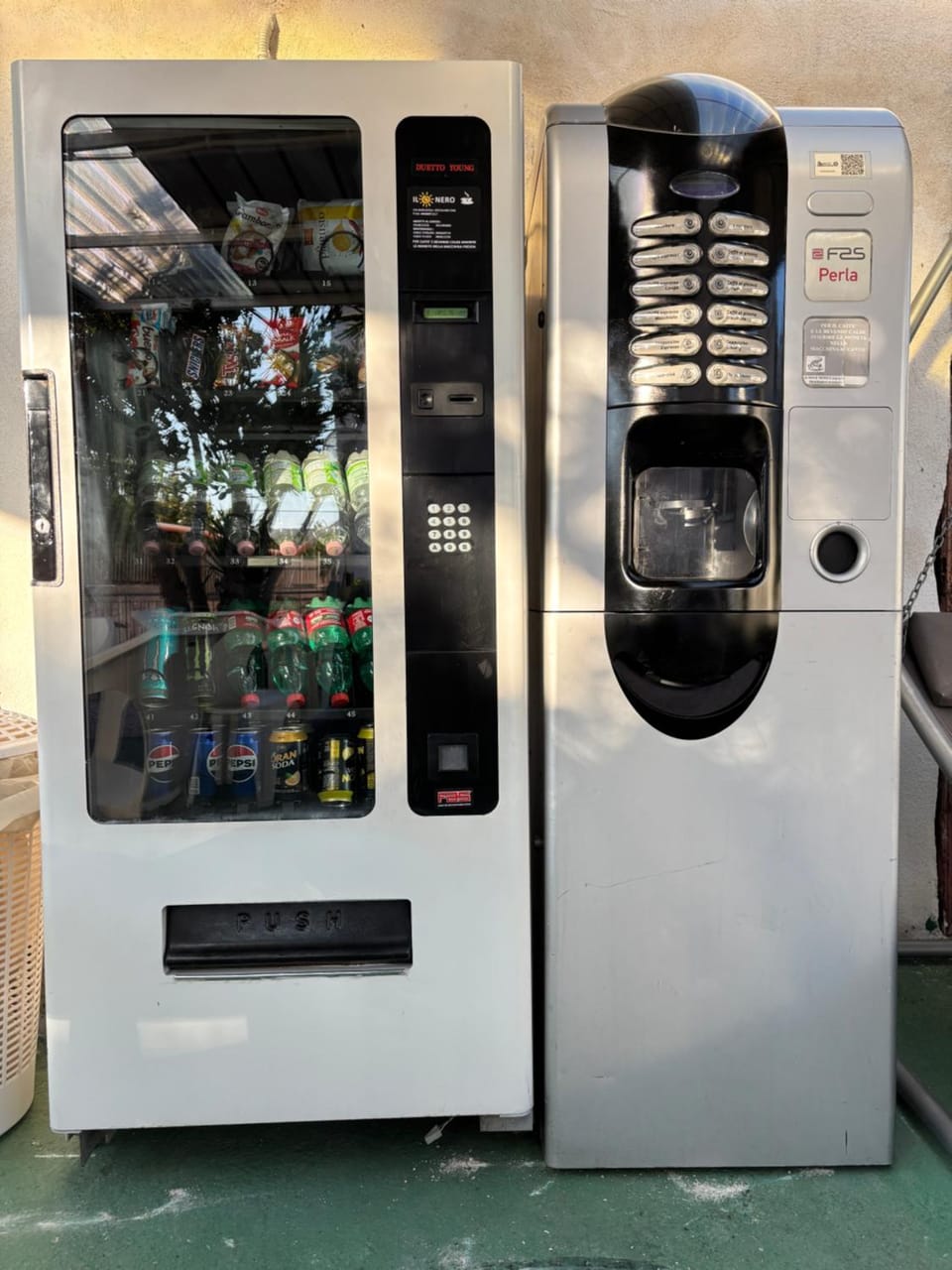 BBQ facilities, Garden, vending machine