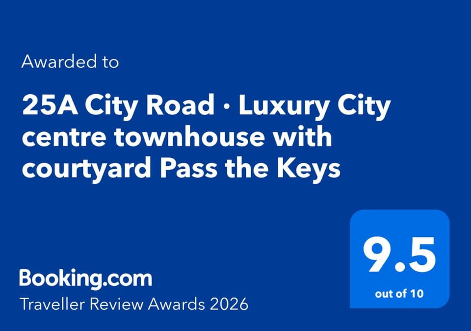 25A City Road · Luxury City centre townhouse with courtyard Pass the Keys House in Cambridge