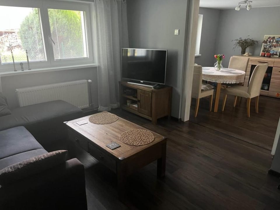 Communal lounge/ TV room, TV and multimedia, Living room, Seating area