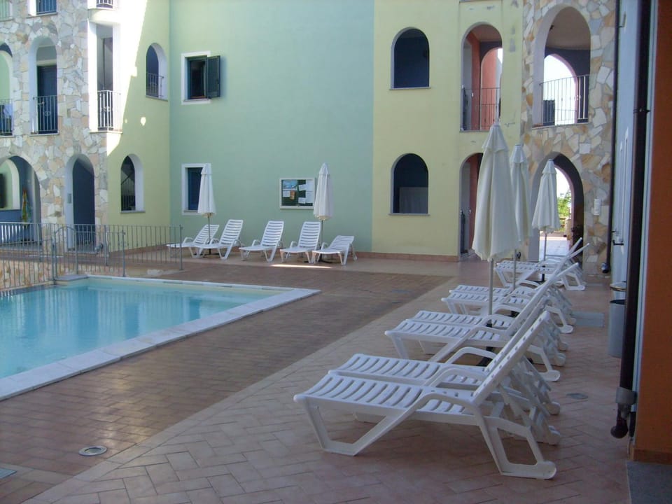 Swimming pool, Swimming pool