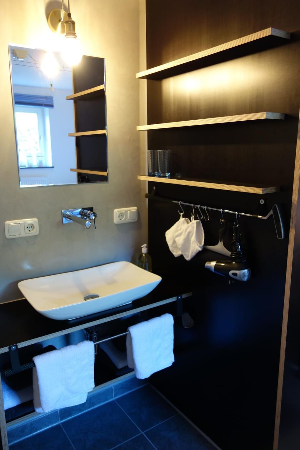 Bathroom, towels