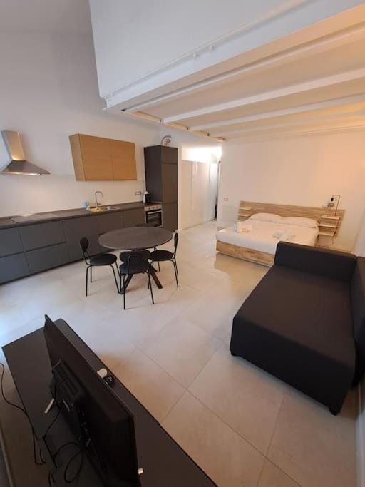 FuoriPorta Affitti Brevi - Le Petit Arc Apartment in Parma