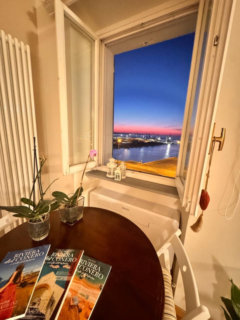 Natural landscape, View (from property/room), Living room, Sea view