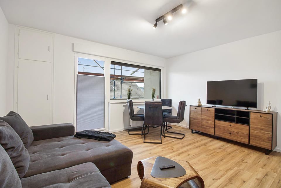 TV and multimedia, Living room, Dining area