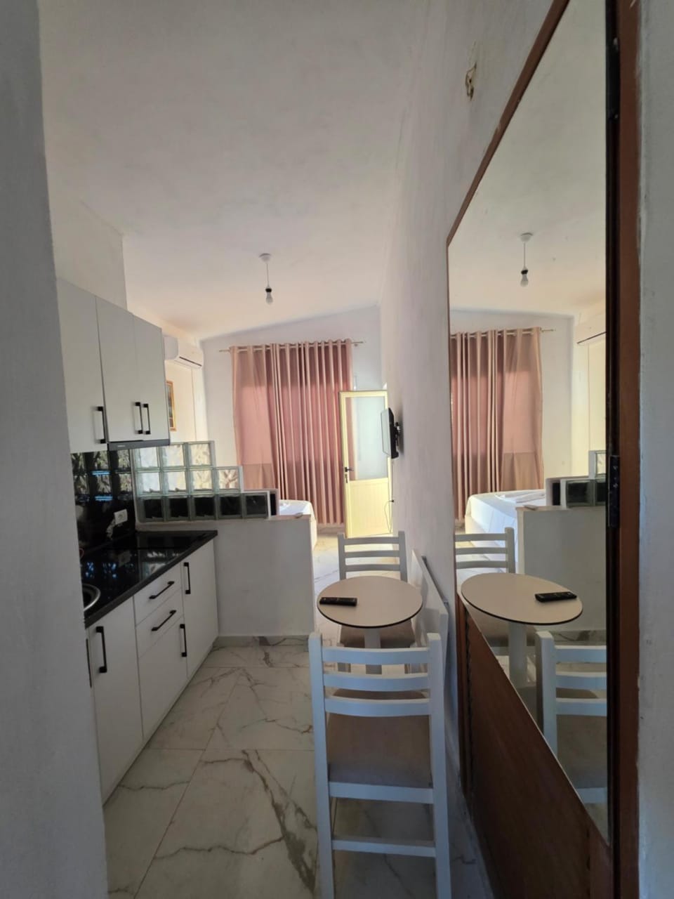 K&K Guest House Bed and Breakfast in Vlorë