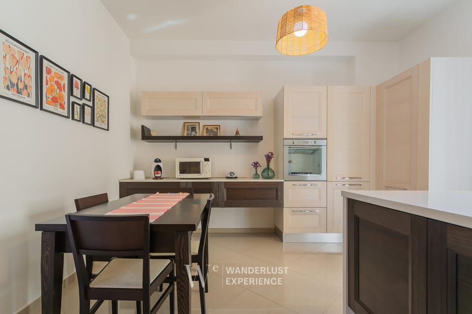 Kitchen or kitchenette, Dining area, dishwasher, oven, pet friendly, stove