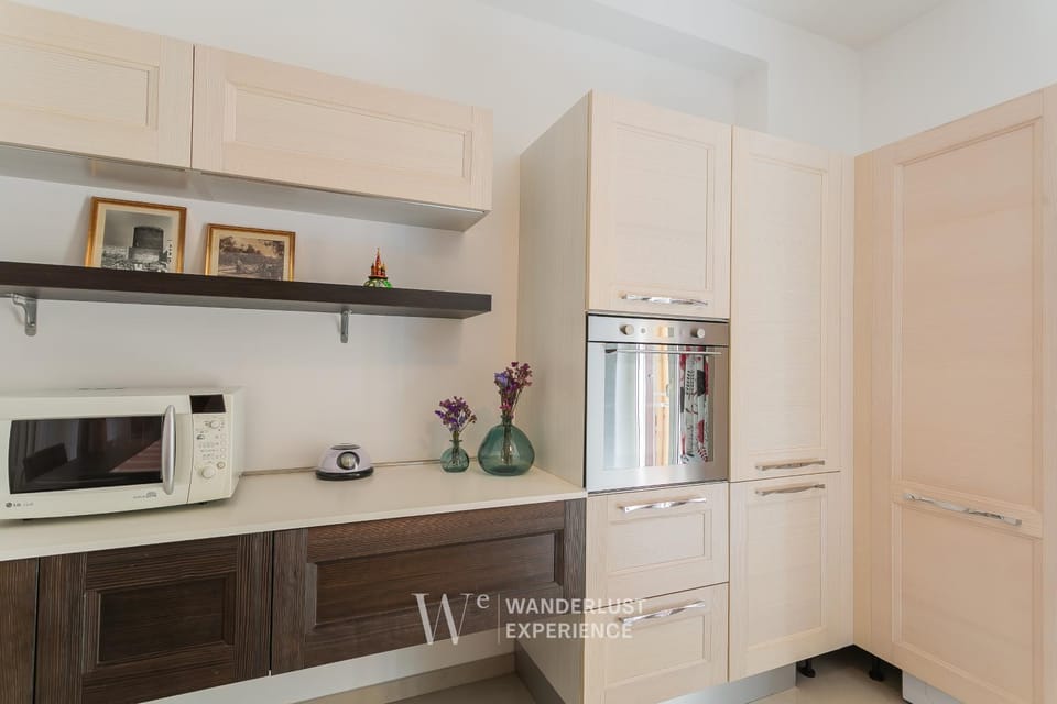 Coffee/tea facilities, Kitchen or kitchenette, minibar, oven, pet friendly, stove