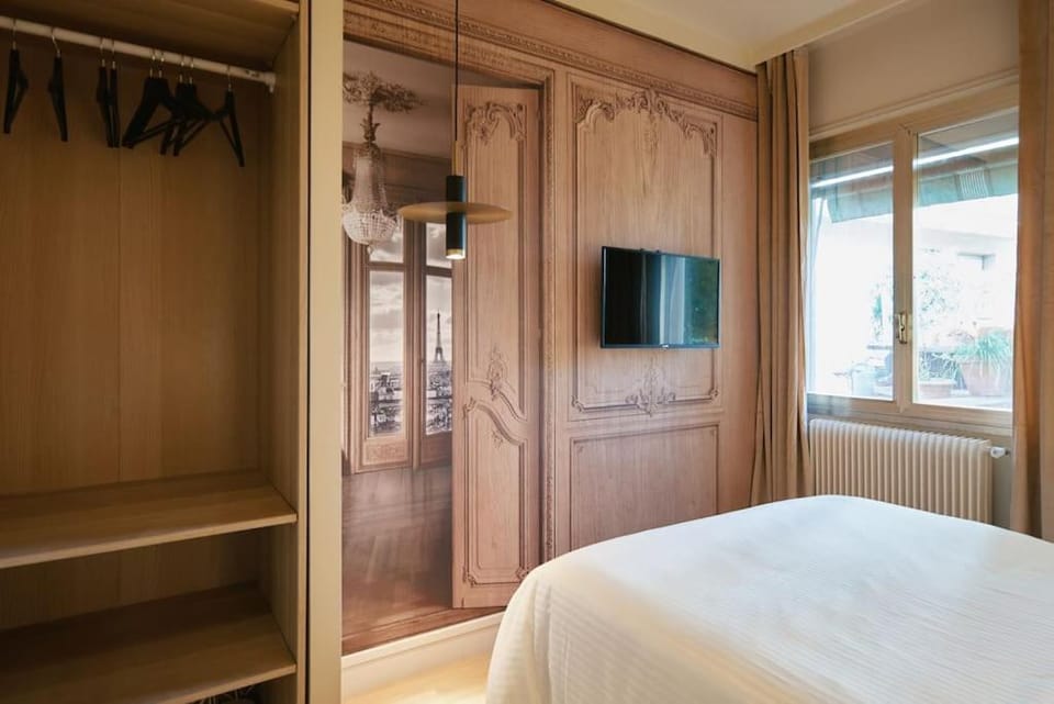 Versailles Suite - Duke Housing Apartment in Paris