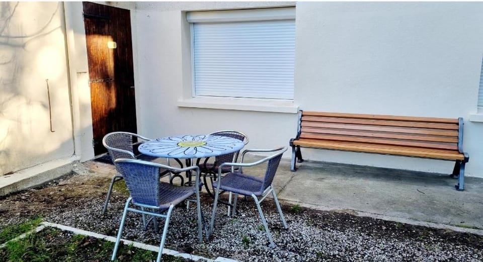 Garden, Dining area