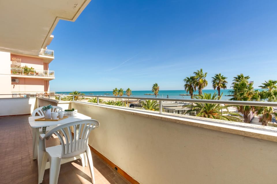 Natural landscape, Balcony/Terrace, Sea view