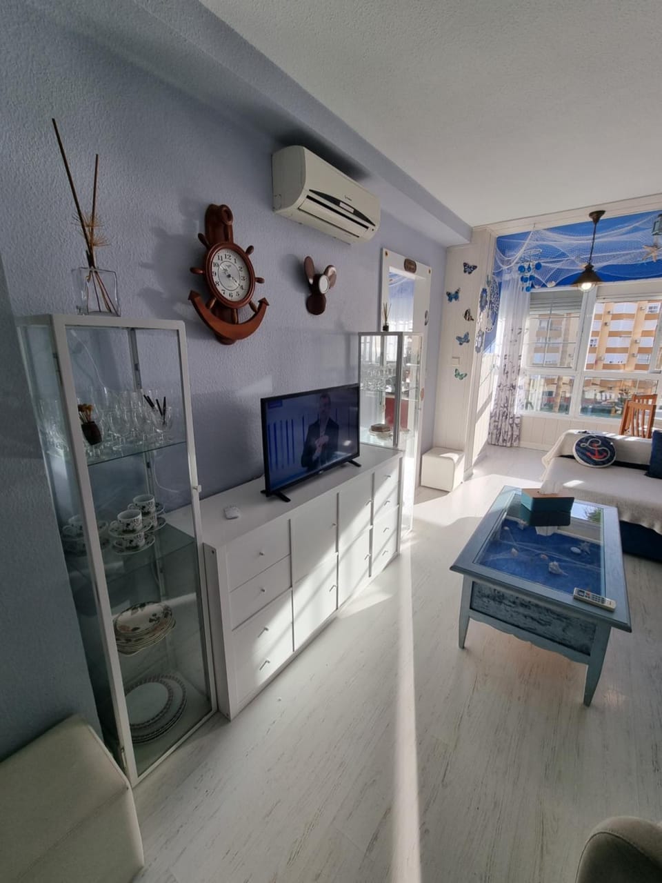 TV and multimedia, Lounge or bar, air conditioner