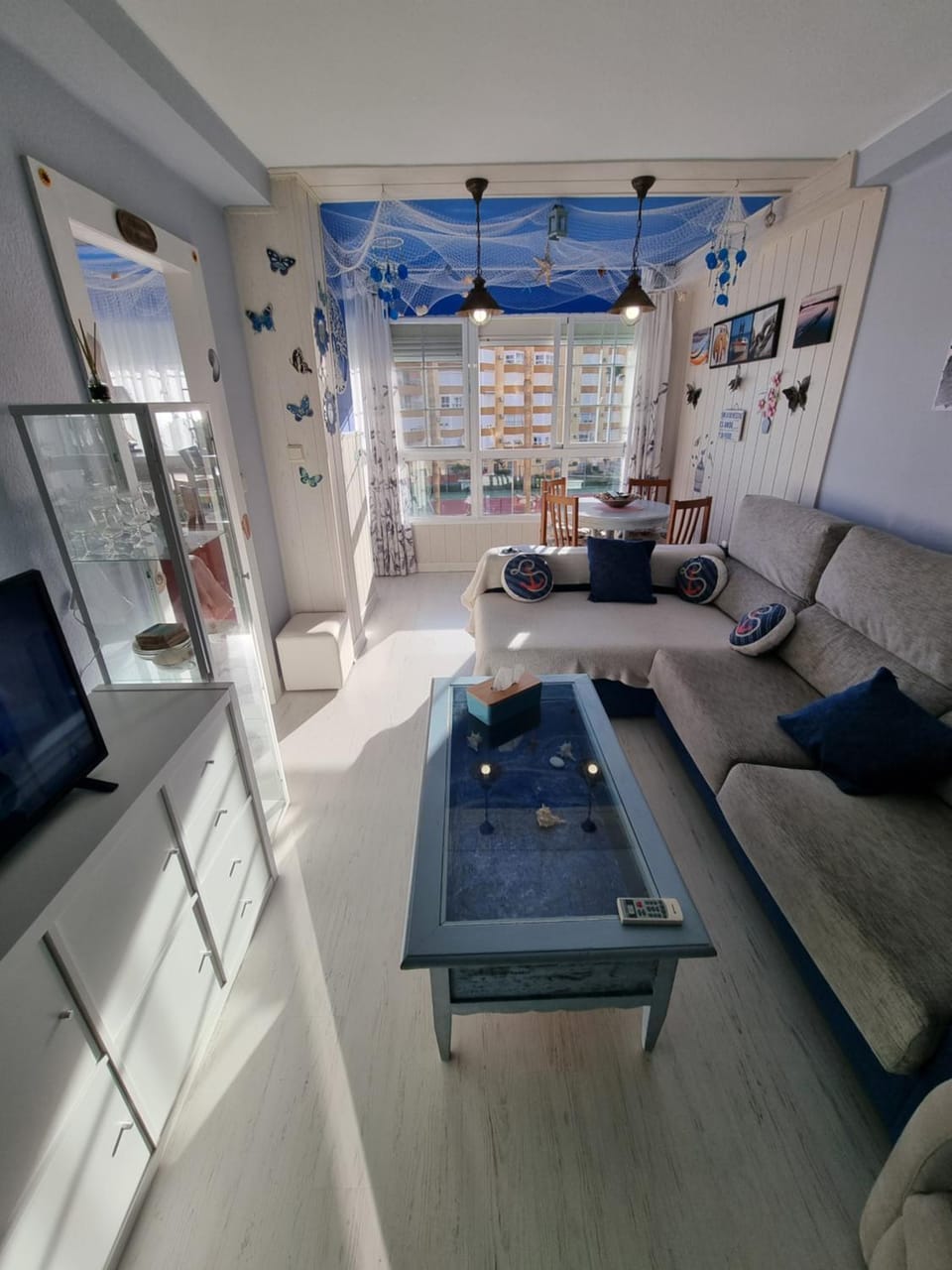 TV and multimedia, Living room, Photo of the whole room, Seating area