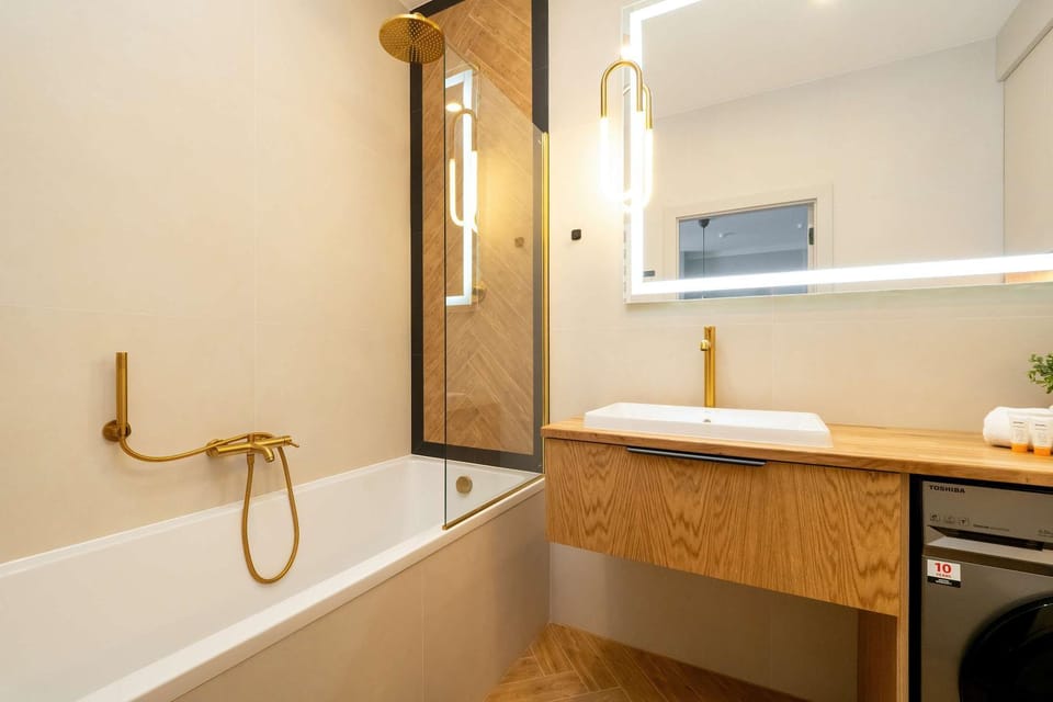 Bathroom, Bath, towels