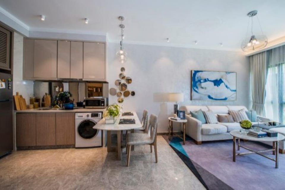 Kitchen or kitchenette, Living room, Seating area, Dining area