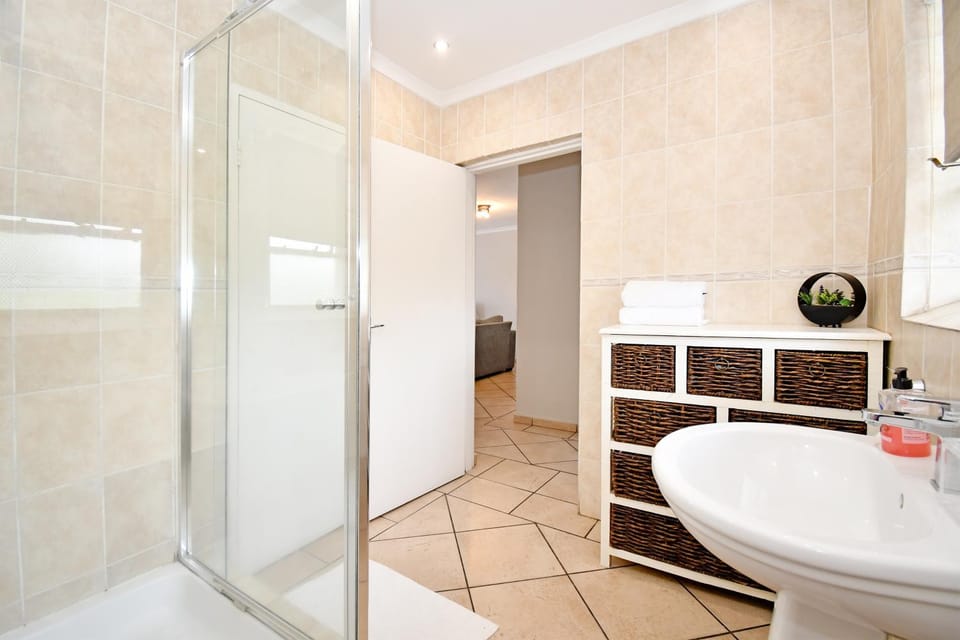 Shower, Bathroom, towels