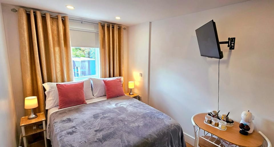 Claire Double Room Vacation rental in London