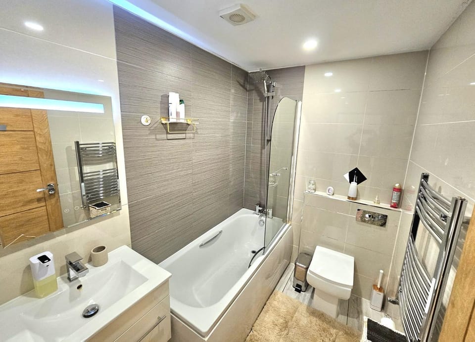 Shower, Bathroom, Bath, towels