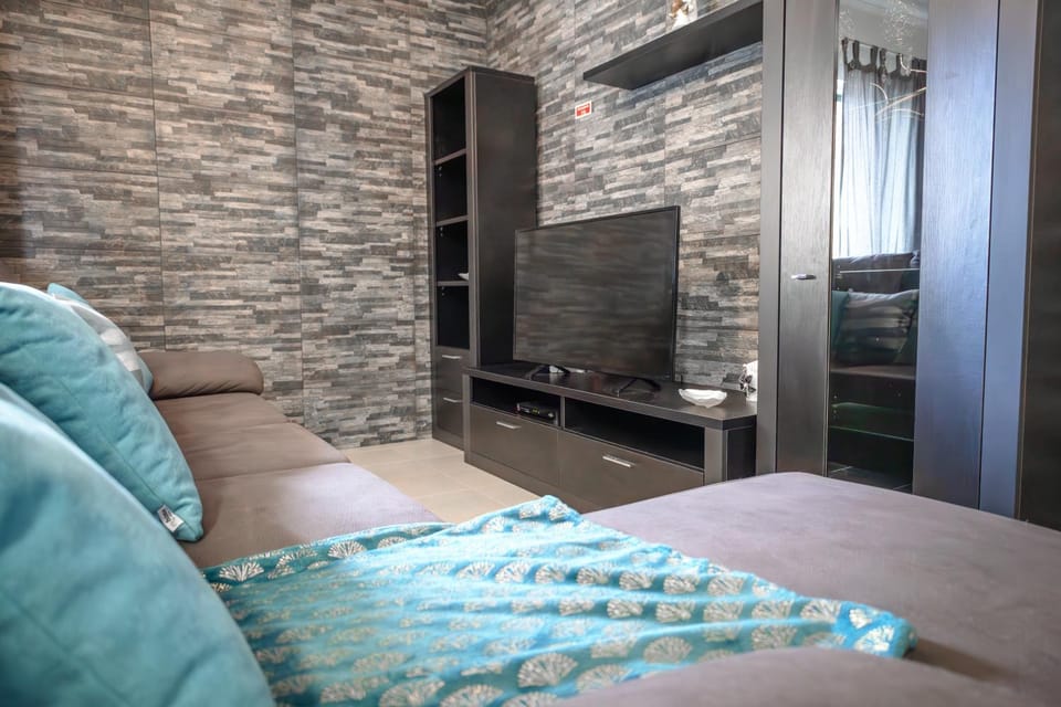 Communal lounge/ TV room, TV and multimedia, Living room, Photo of the whole room, Evening entertainment