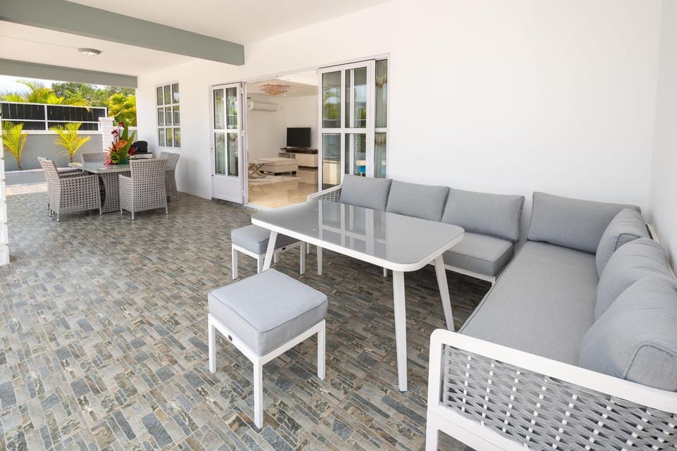 Villa Tropicale, 5 bed, private pool, 5 min beach Villa in Trou-aux-Biches