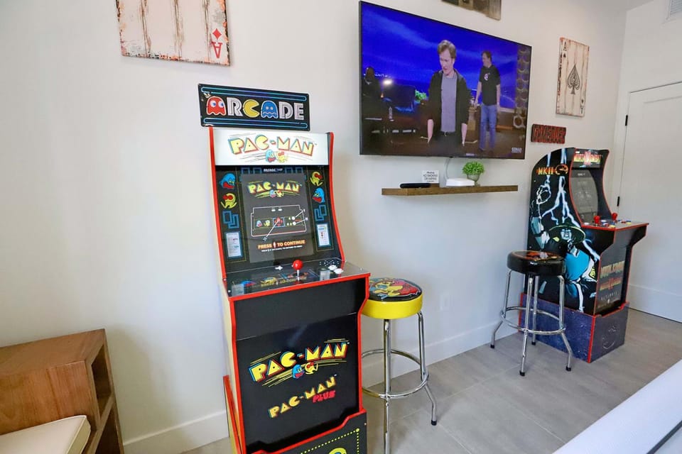 Game Room, Game Room, TV and multimedia