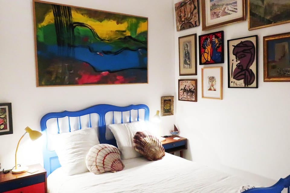 Une chambre et des tableaux Vacation rental in Dieppe