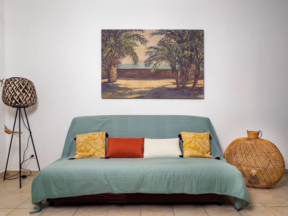Living room, Decorative detail, Seating area