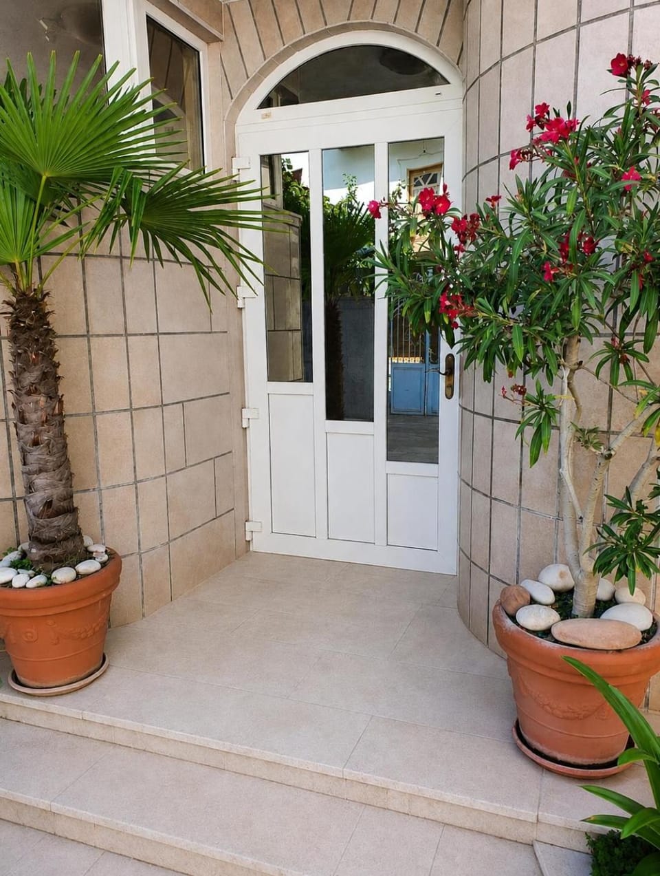 Facade/entrance, Day