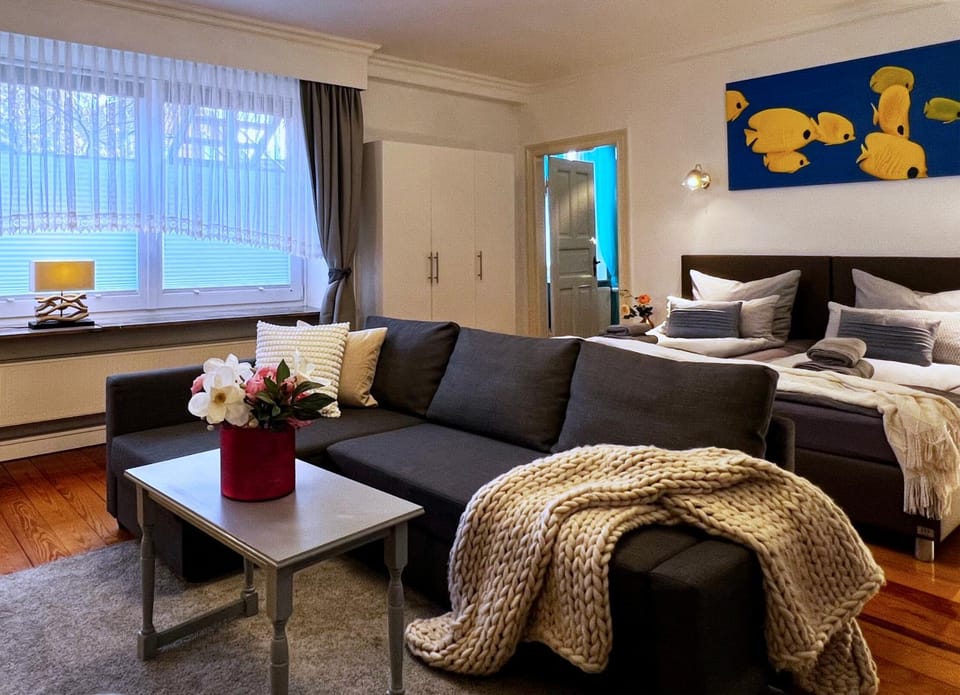Living room, Photo of the whole room, Bedroom