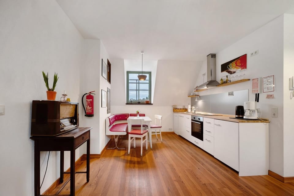 Property building, Kitchen or kitchenette, Living room
