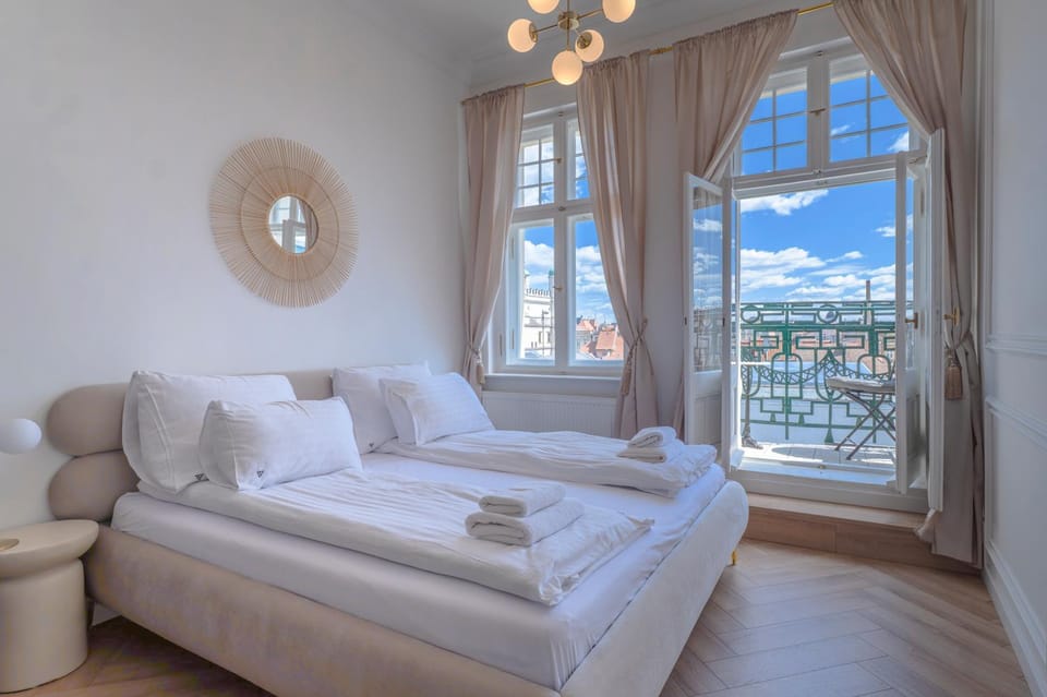 View (from property/room), Balcony/Terrace, Photo of the whole room, Bedroom