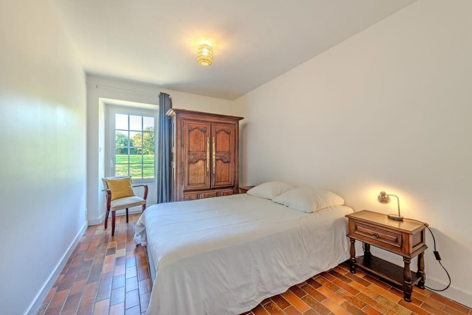 Property building, Living room, Bedroom