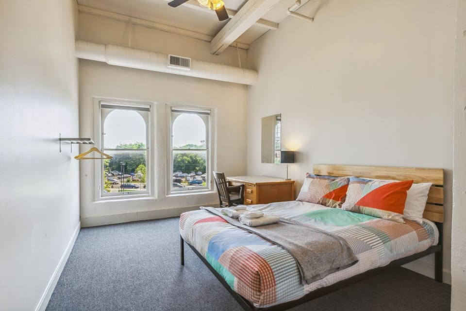 The Victor 3 - Cleveland's Urban Lodge Apartment in Ohio City