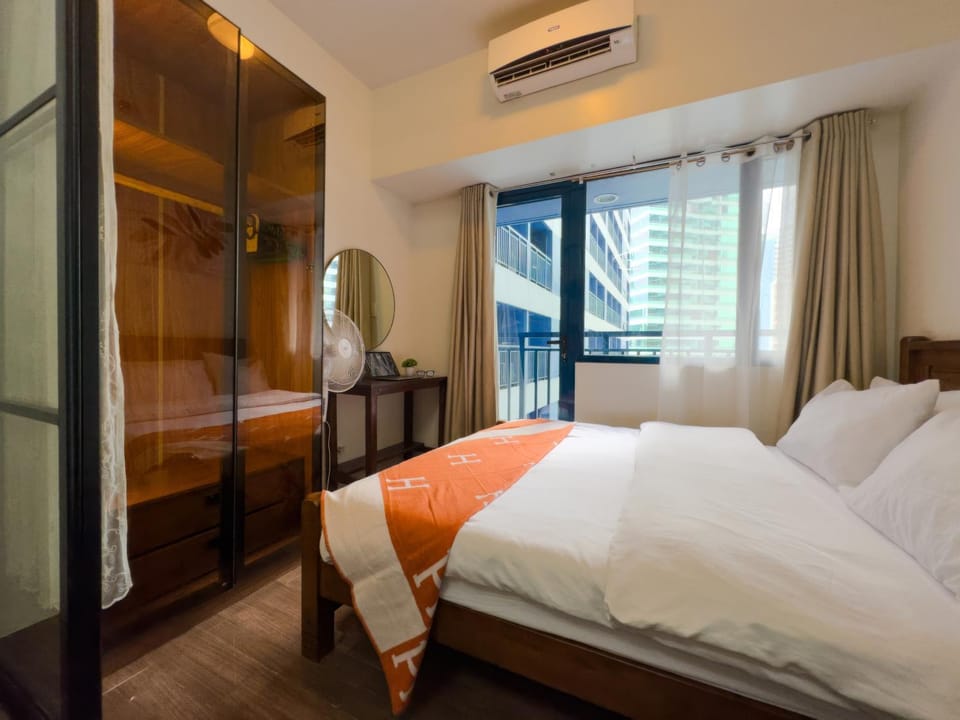 1BR Makati, Air Residences M008 Apartment in Makati