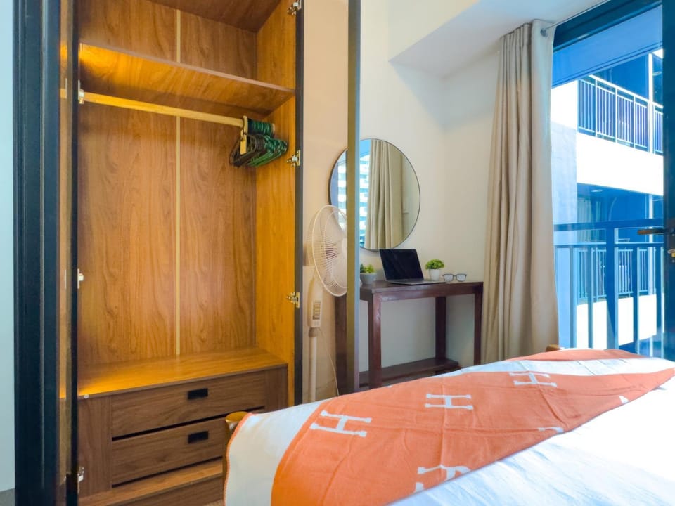 1BR Makati, Air Residences M008 Apartment in Makati
